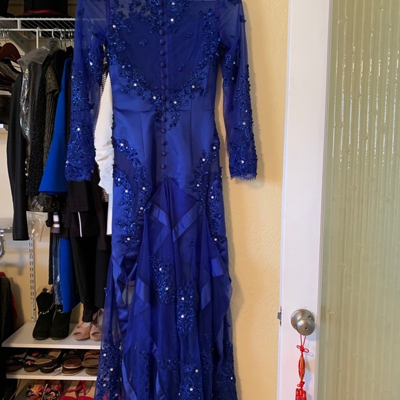 Exquisite evening gown. Excellent condition. - Picture 3 of 8